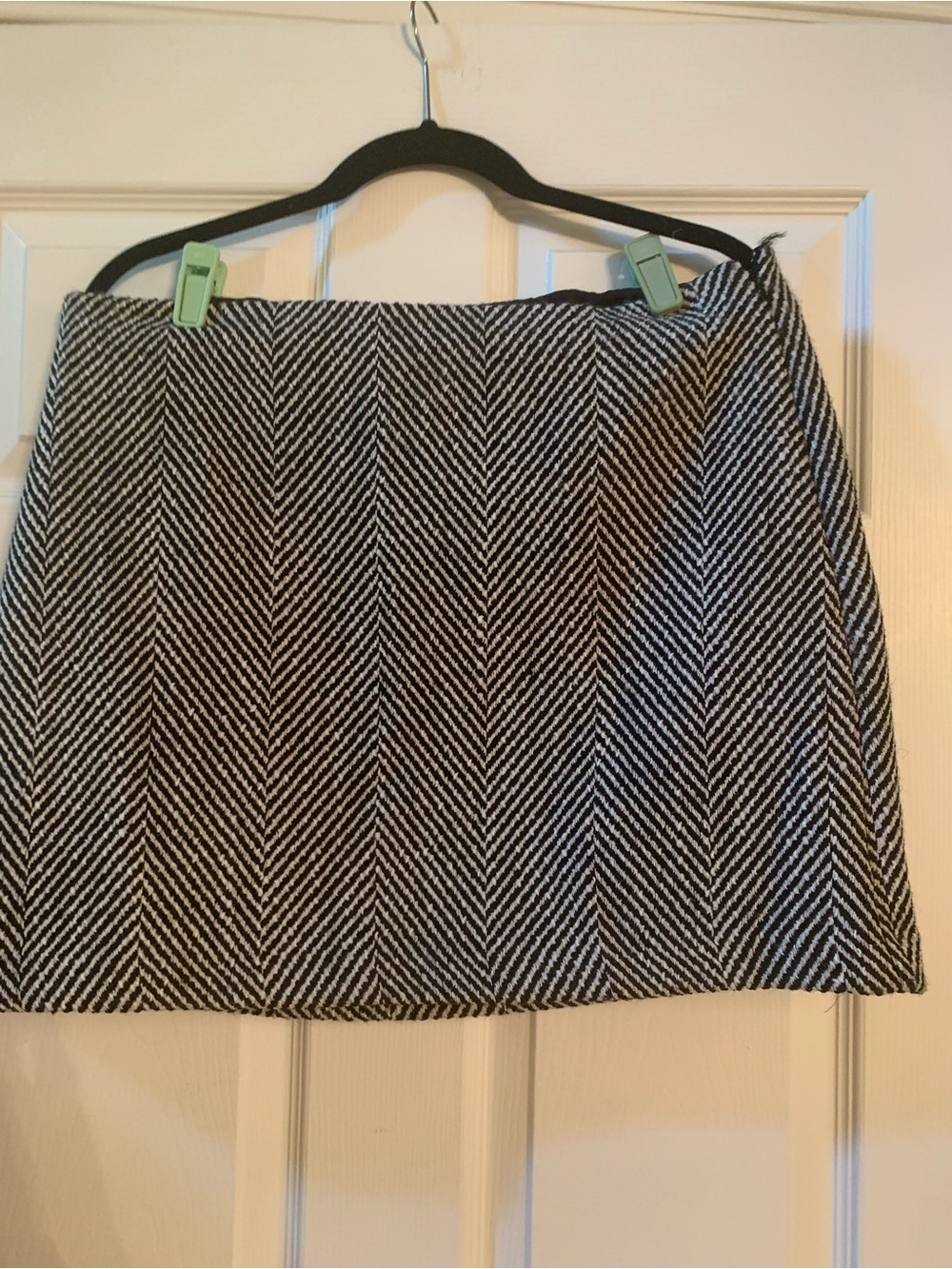 Loft Women’s Black & White Herringbone Mini Skirt